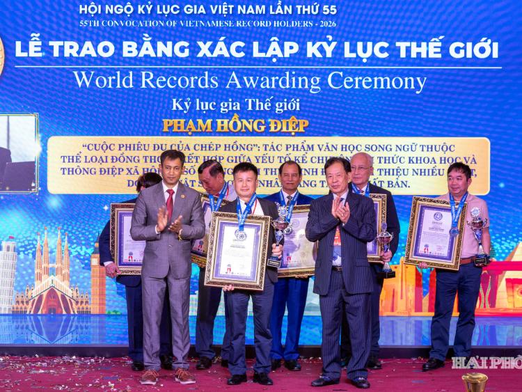 'Cuộc phiêu du của Chép Hồng' xác lập kỷ lục thế giới