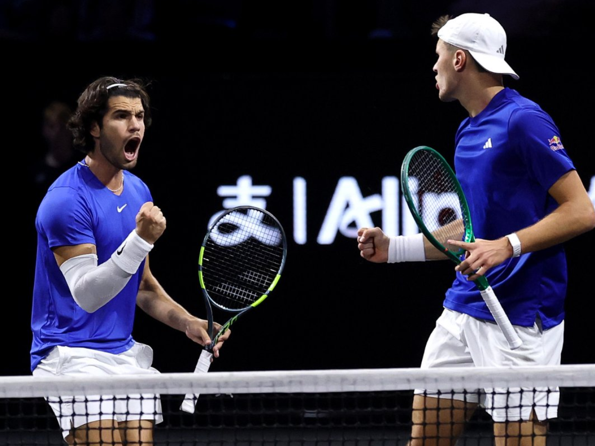 Alcaraz đập tan lời chê bai của anh trai Zverev, thắng trận tưng bừng Laver Cup - 1