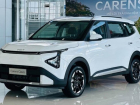 Xe 7 chỗ Kia Carens bản nâng cấp xuất hiện tại đại lý