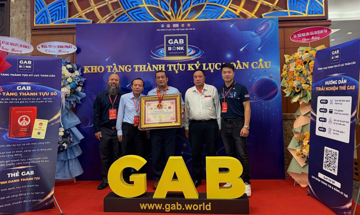 Tác phẩm “Con đường tương lai” của nhà văn, nhà nghiên cứu Nguyễn Xuân Tuấn được vinh danh kỷ lục Việt Nam - 2