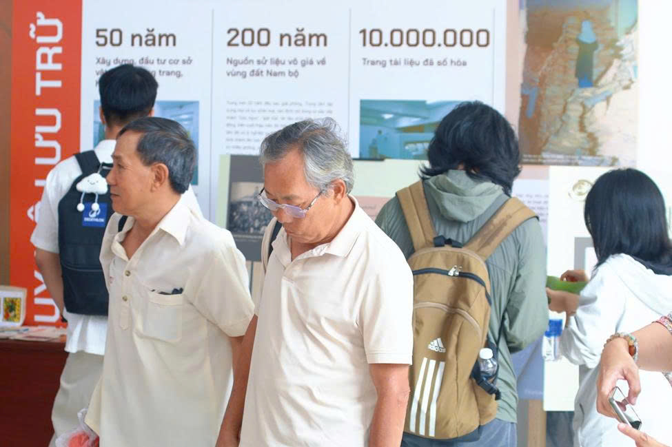 Triển lãm “Tiền nhân lập chợ”: Từ một phiên chợ, hiểu một nếp nhà - 11