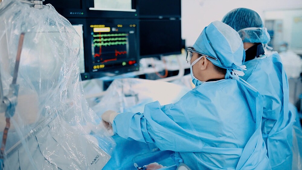 Cứu sống bệnh nhân Việt kiều 60 tuổi bị tắc nghẽn hoàn toàn hai bên động mạch phổi - 2