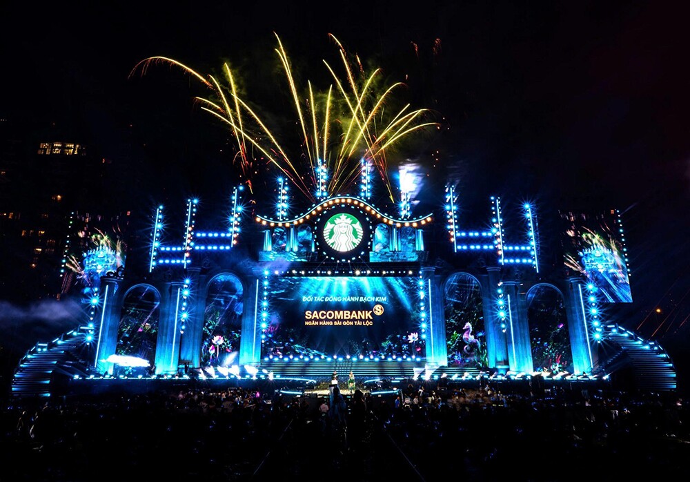 Từ Fast-track đến biển lightstick: Trải nghiệm đi concert siêu khác biệt của chủ thẻ SACOMBANK Visa - 1