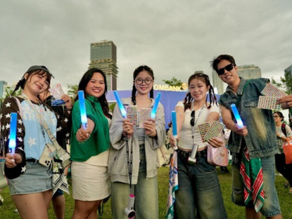 Thông tin doanh nghiệp - Từ Fast-track đến biển lightstick: Trải nghiệm đi concert siêu khác biệt của chủ thẻ SACOMBANK Visa
