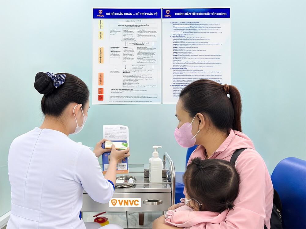 VNVC giải “cơn khát” vắc xin tay chân miệng, tiêm cho gần 25.000 trẻ sau 5 ngày - 2