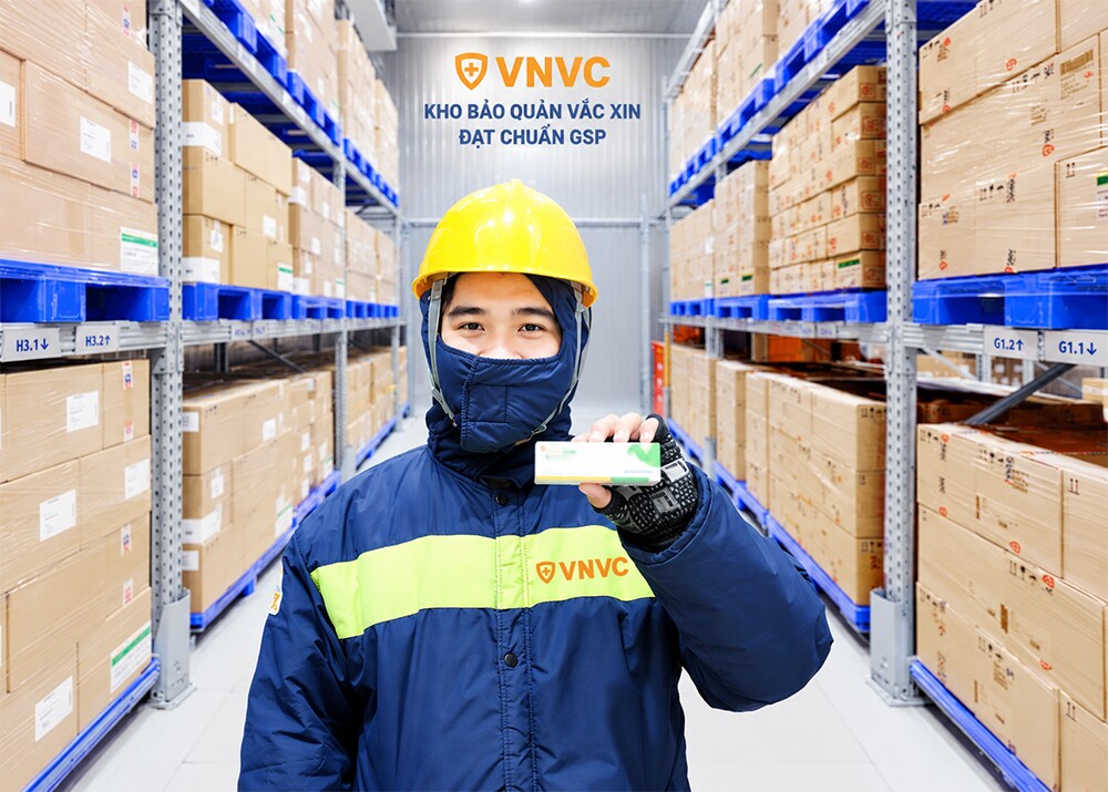 VNVC giải “cơn khát” vắc xin tay chân miệng, tiêm cho gần 25.000 trẻ sau 5 ngày - 3