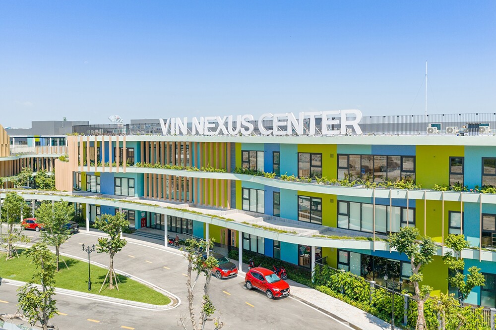Vin Nexus Center: Trường học hạnh phúc hình trái tim và những gam màu rất “lạ” - 1