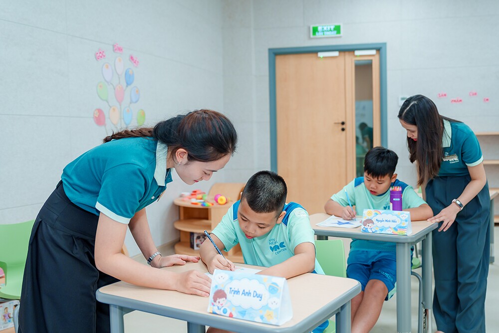 Vin Nexus Center: Trường học hạnh phúc hình trái tim và những gam màu rất “lạ” - 4