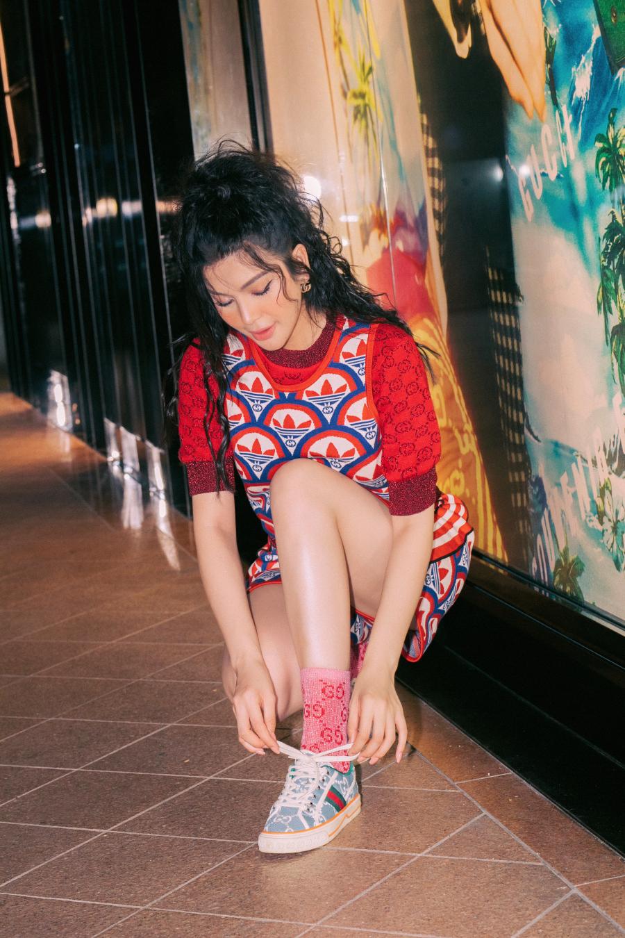 Lily Chen: &#34;Hàng hiệu cũng như trang phục mặc ngoài bình thường thôi!&#34; - 2