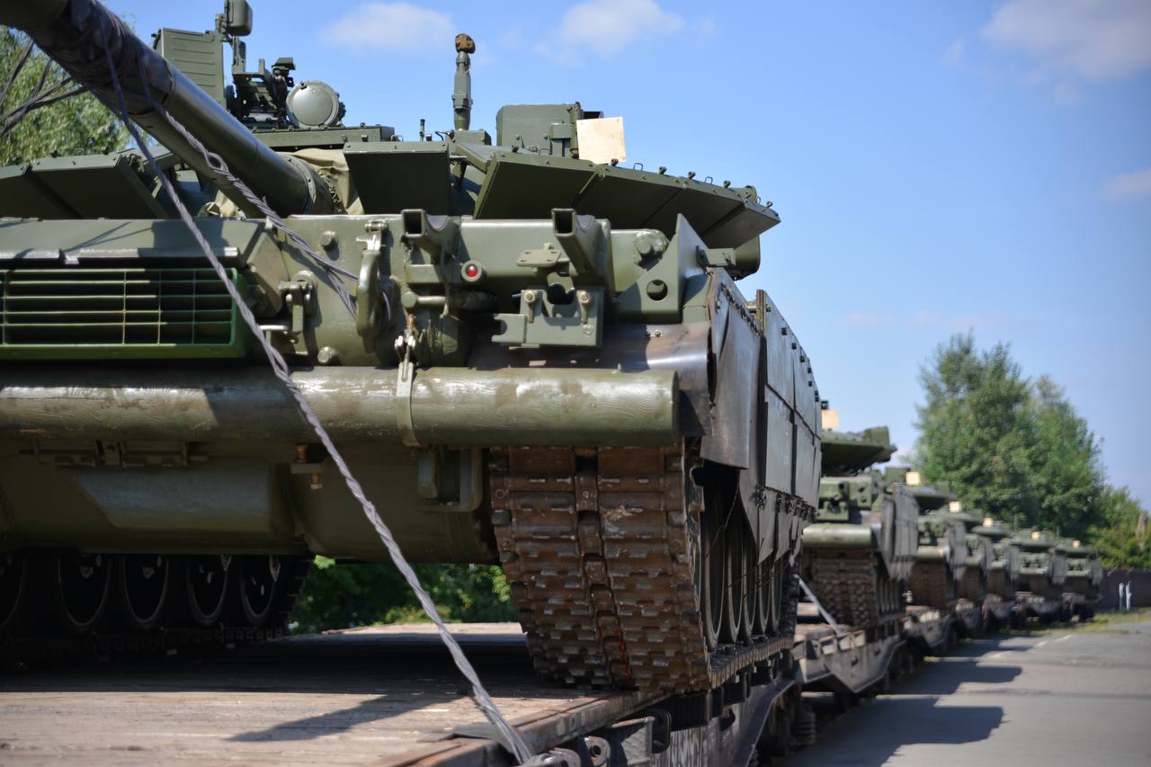 Quân đội Nga nhận lô xe tăng uy lực bất chấp nỗ lực trừng phạt của phương Tây - 2