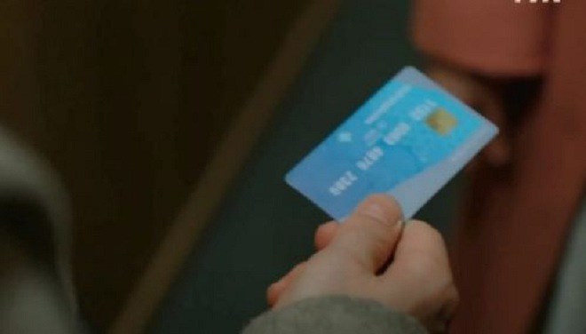 Đêm tân hôn chồng đưa thẻ ngân hàng, lúc kiểm tra số dư tôi không tin vào mắt mình - 2