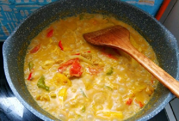 Cách làm món cà ri gà dứa kiểu Thái mềm béo thơm ngon cực đơn giản - 16