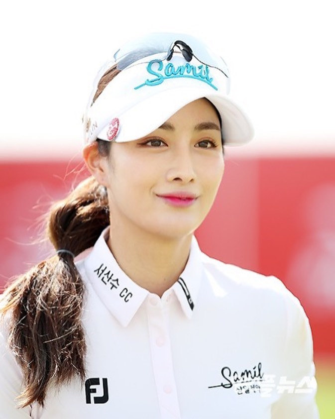 &#34;Kim Tae Hee làng golf&#34; vướng tin ngoại tình Bi Rain &#34;mặt hoa da phấn&#34;, cao gần 1m70 - 2