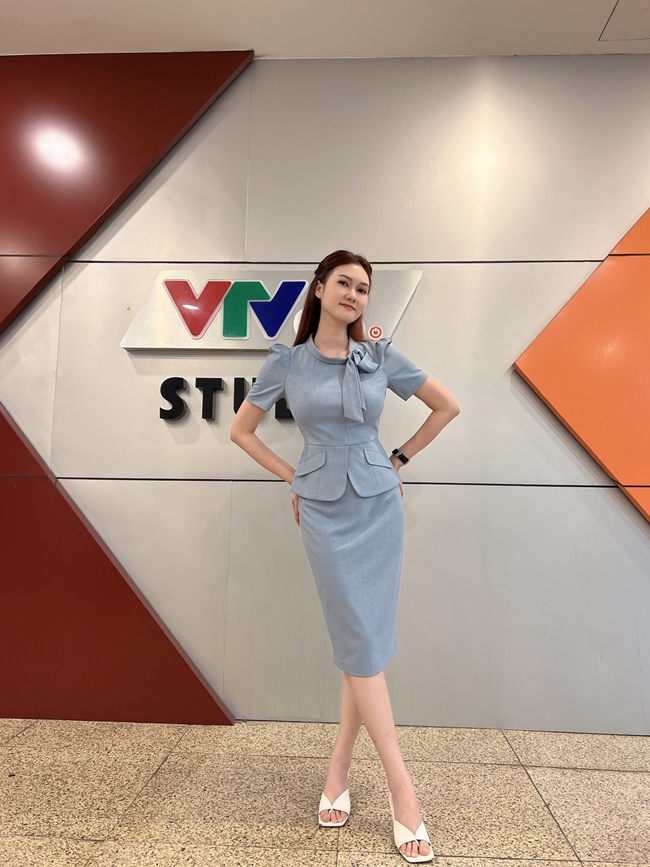 Hình ảnh không lên sóng của 2 MC - BTV thể thao gợi cảm nhất nhì showbiz Việt - 2
