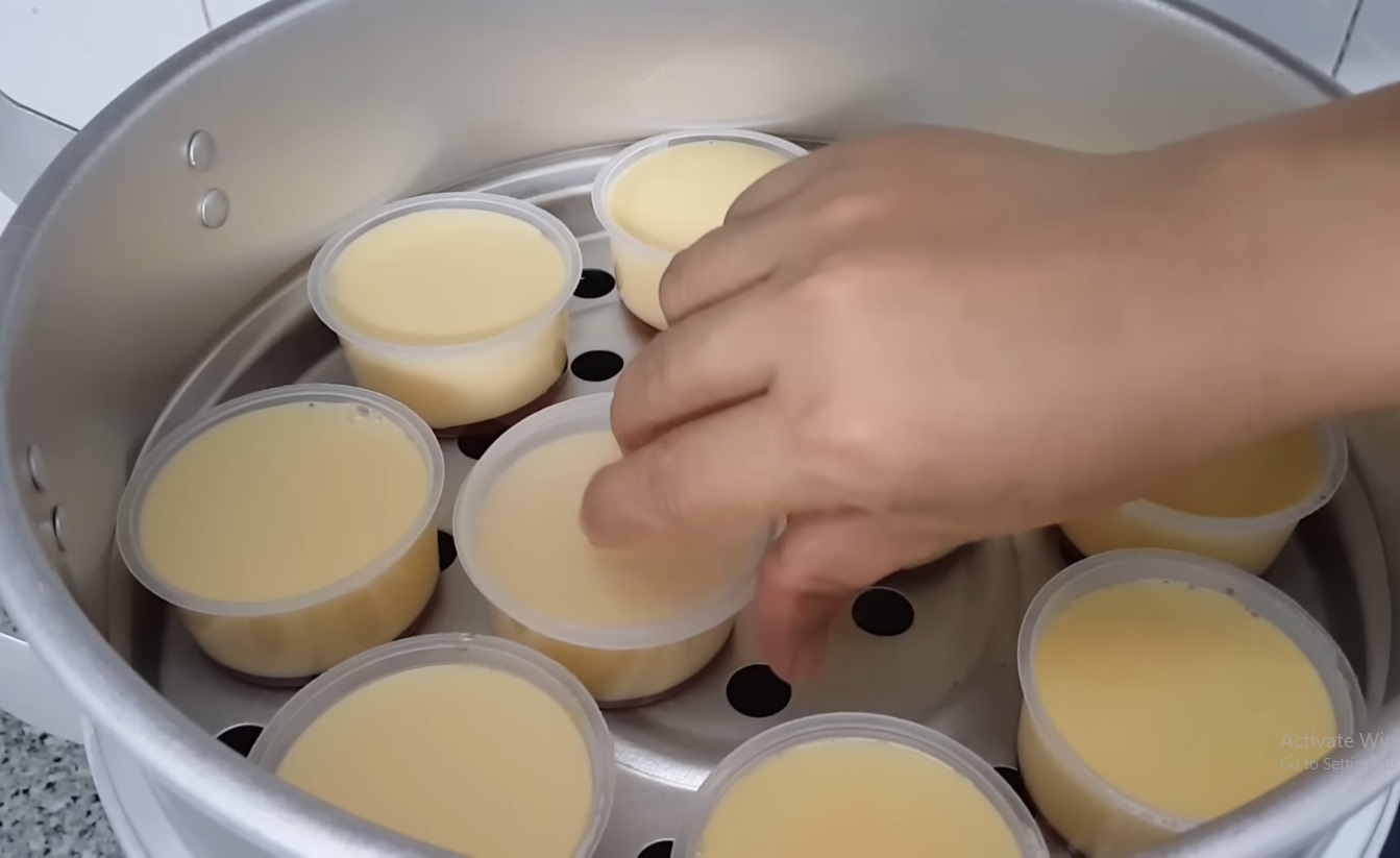 Cách làm bánh flan đơn giản tại nhà thơm mềm, không bị tanh, rỗ - 15