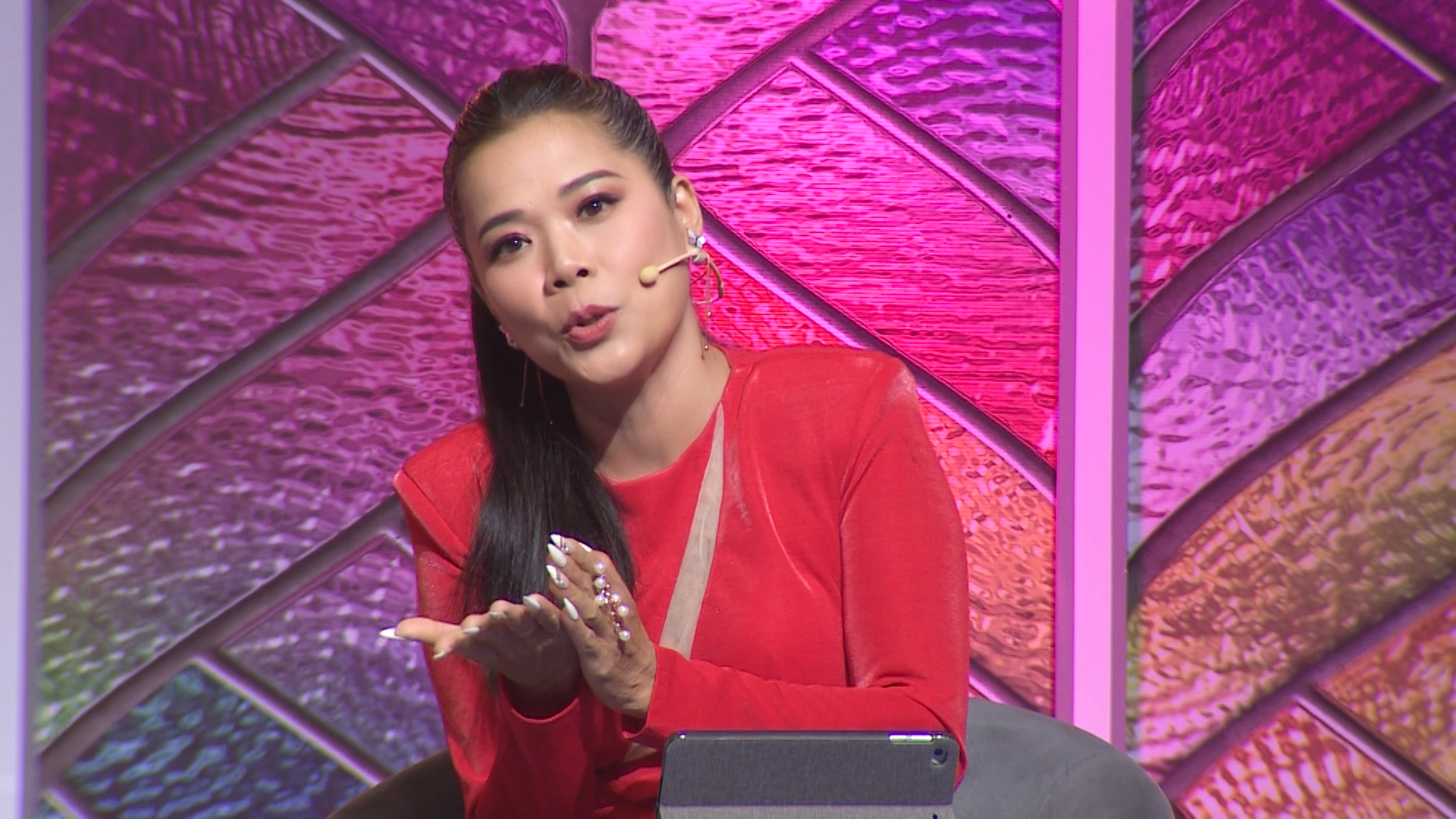 Nữ ca sĩ Việt cho bạn mượn 200 tỷ nói câu bất ngờ về “giọng hò Đồng Tháp” - 1