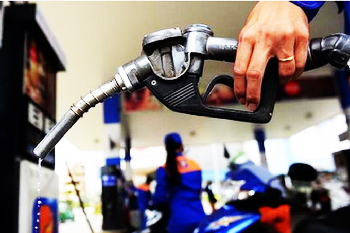 Giá xăng dầu đồng loạt tăng kể từ 15h chiều nay 11/10, có loại tăng gần 2.000 đồng/lít - 1