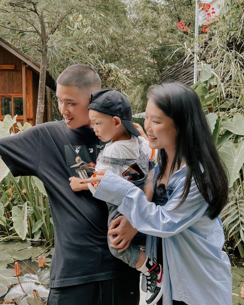 Chờ mãi không đau đẻ nên lôi bài ra chơi, đang thắng vang dội Tiktoker Chang Lacci vỡ ối &#34;bụp bụp&#34; - 12