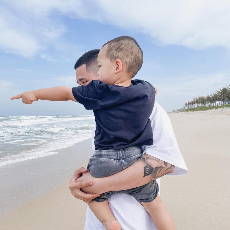 Chờ mãi không đau đẻ nên lôi bài ra chơi, đang thắng vang dội Tiktoker Chang Lacci vỡ ối &#34;bụp bụp&#34; - 13