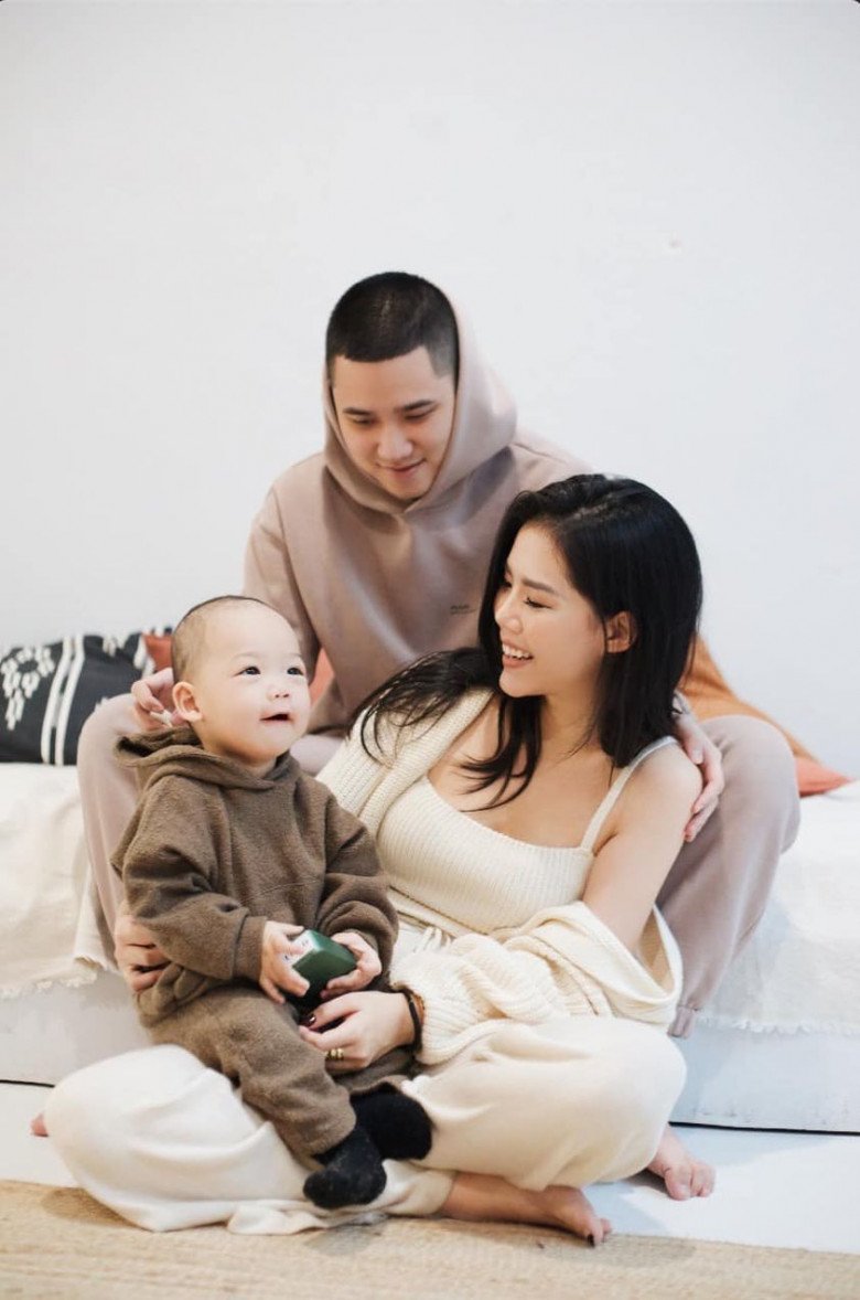 Chờ mãi không đau đẻ nên lôi bài ra chơi, đang thắng vang dội Tiktoker Chang Lacci vỡ ối &#34;bụp bụp&#34; - 8