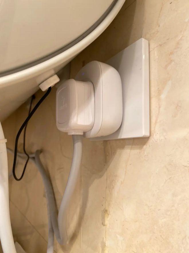 Có nên rút phích cắm bình nóng lạnh khi không sử dụng? Nhiều người đang làm sai mà không biết - 3