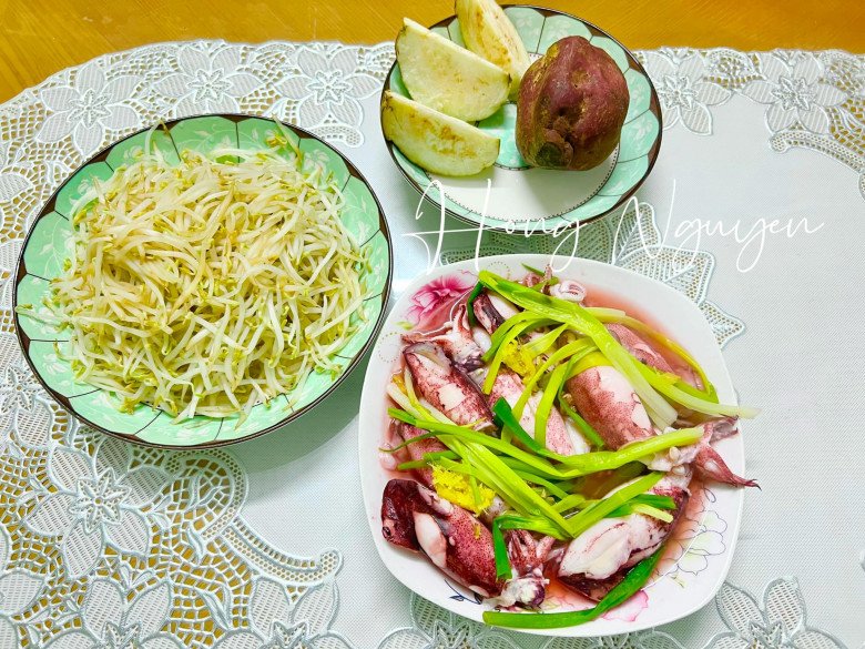 Nữ công an trại giam khoe cơm ngon 2 mẹ con khi chồng đi vắng, dân mạng ngỡ ngàng &#34;ăn khỏe thế!&#34; - 8