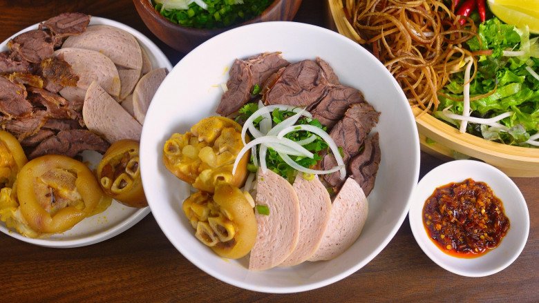 Du học Mỹ, gái xinh nấu bún bò Huế cực ngon lại dễ làm ai cũng có thể học theo - 6