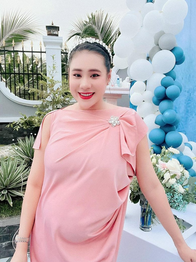 Khó có con, Hồ Bích Trâm vỡ òa khi mang thai con đầu lòng, bầu 7 tháng mũm mĩm nhưng xinh - 2