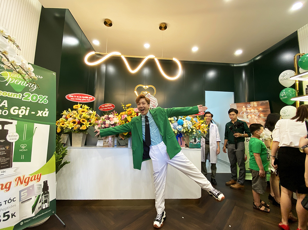 Tưng bừng khai trương showroom mỹ phẩm Homi - cửa hàng chính hãng đầu tiên mang thương hiệu Homisilk - 2