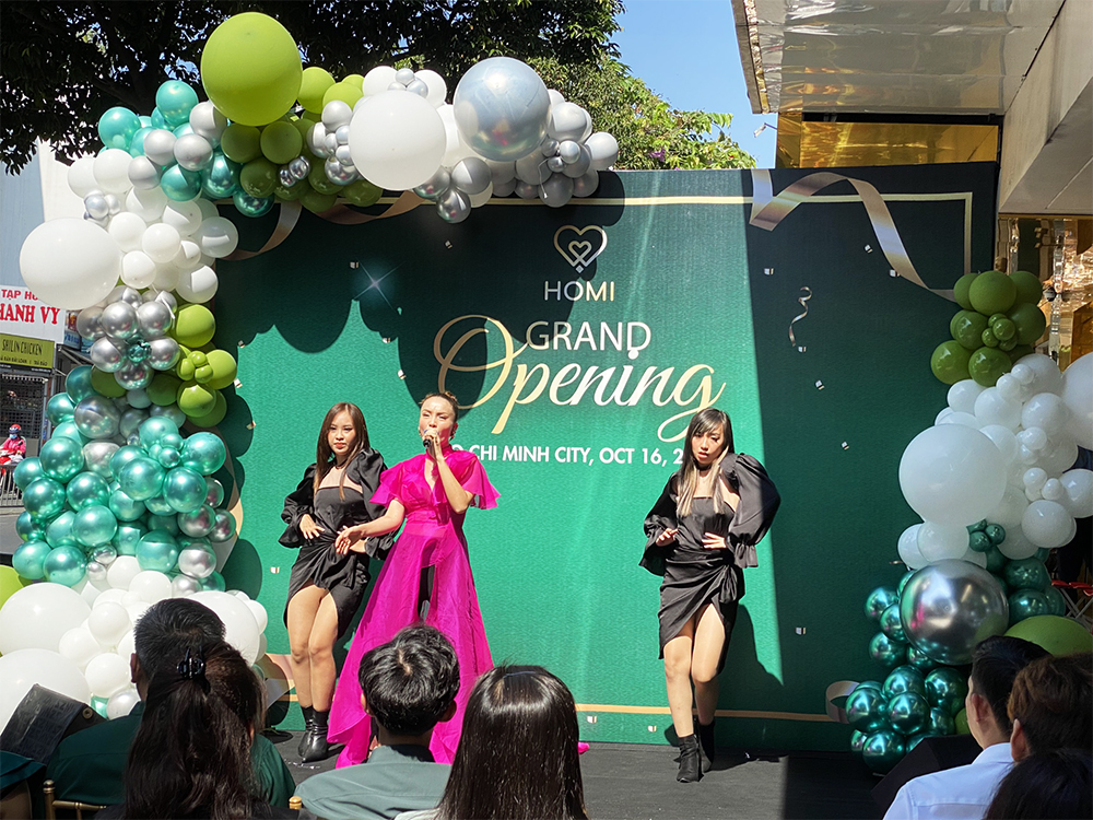 Tưng bừng khai trương showroom mỹ phẩm Homi - cửa hàng chính hãng đầu tiên mang thương hiệu Homisilk - 3