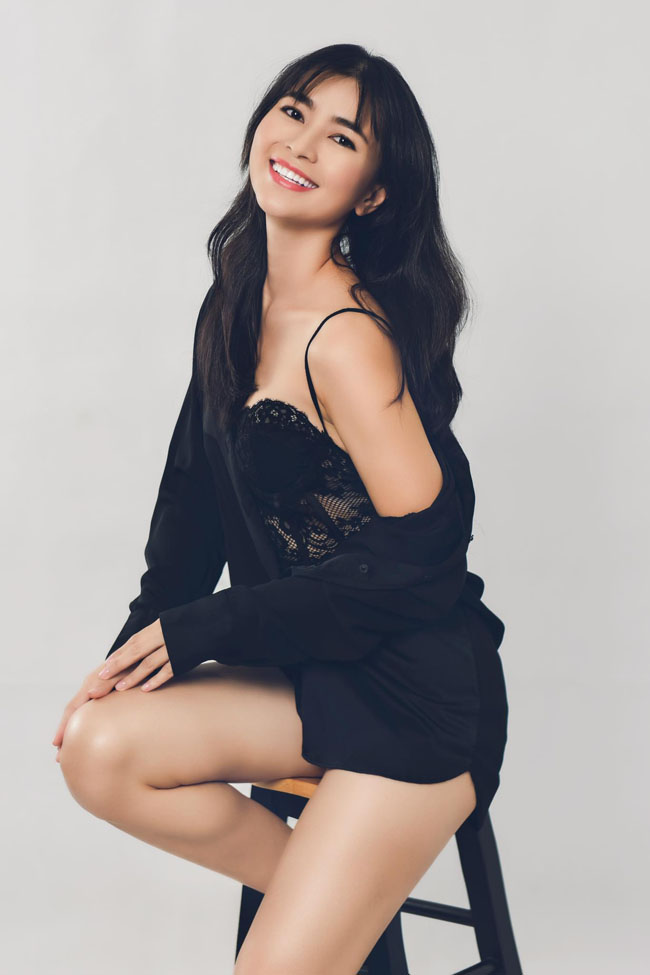 Ảnh nữ cơ trưởng xinh đẹp &#34;gây bão mạng&#34;: Hóa ra là người quen showbiz Việt - 12