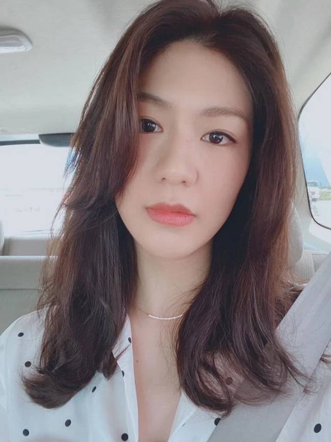 Ảnh nữ cơ trưởng xinh đẹp &#34;gây bão mạng&#34;: Hóa ra là người quen showbiz Việt - 5