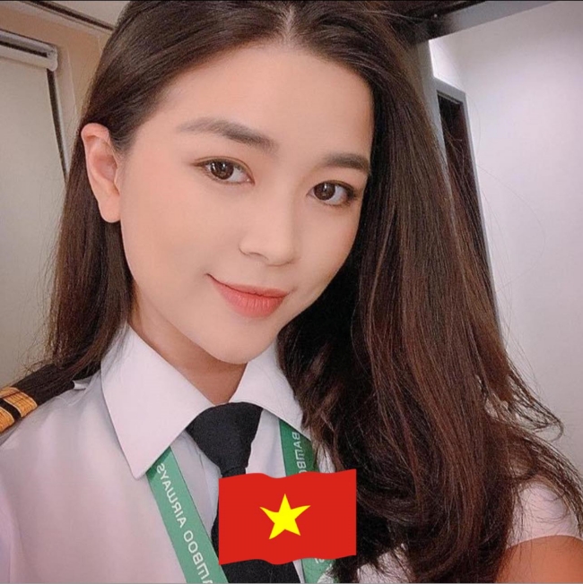 Ảnh nữ cơ trưởng xinh đẹp &#34;gây bão mạng&#34;: Hóa ra là người quen showbiz Việt - 10