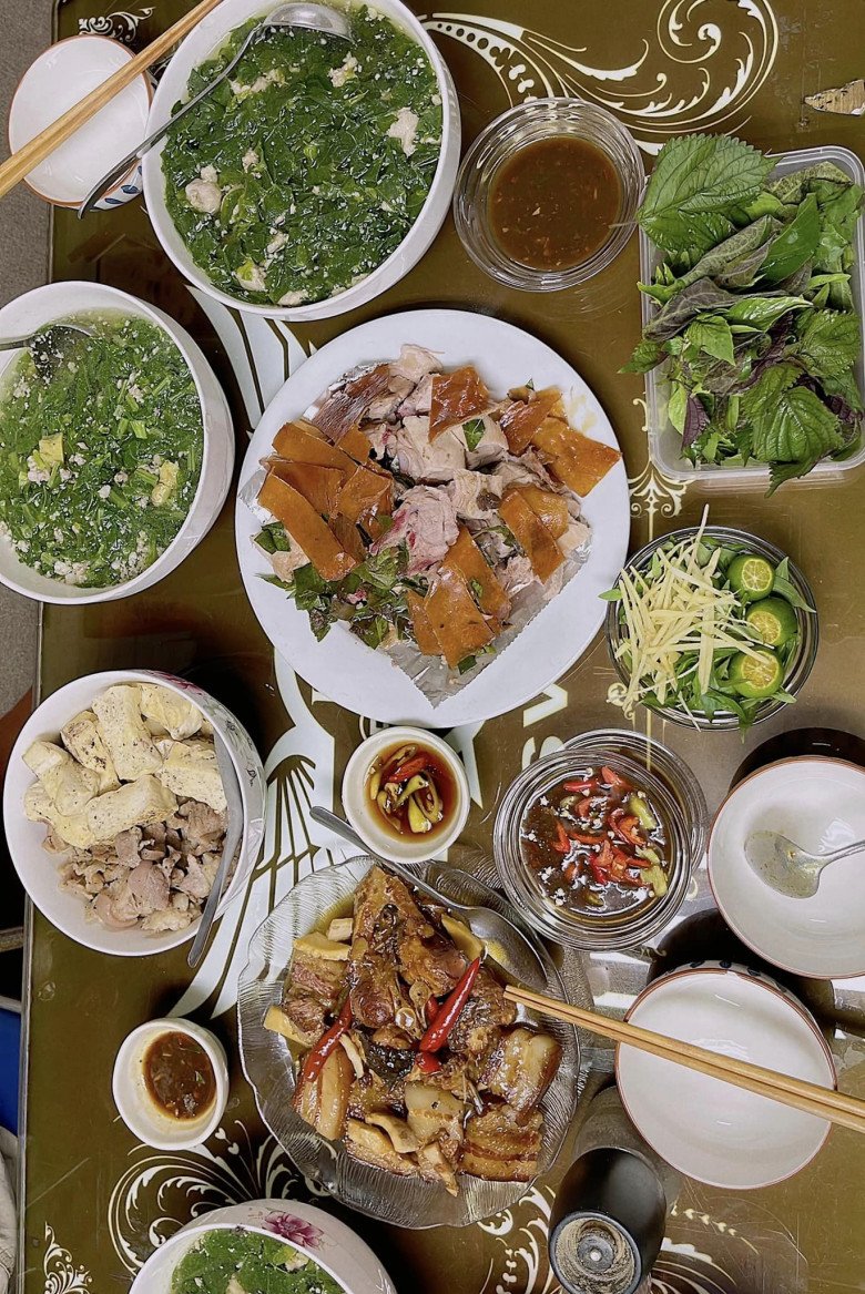 MC VTV Hoàng Linh khoe món &#34;cực phẩm&#34; của mẹ ruột, xuýt xoa &#34;có mẹ là có cả thế gian&#34; - 16