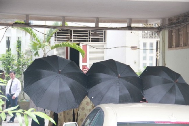 Chủ tịch Hà Nội FC đi xe 83 tỷ rước Hoa hậu, chồng Hà Tăng chạy xe sang đón dâu khiến đường phố náo loạn - 15