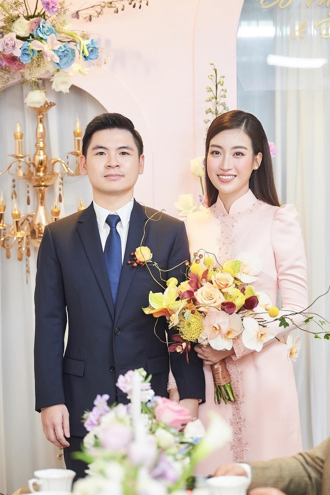 Chủ tịch Hà Nội FC đi xe 83 tỷ rước Hoa hậu, chồng Hà Tăng chạy xe sang đón dâu khiến đường phố náo loạn - 1