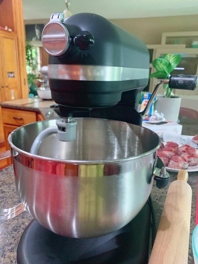 MC Huyền Ny làm bánh nhưng thành thảm họa phải "cho heo ăn", Hiền Thục bình luận thú nhận điều này - 12