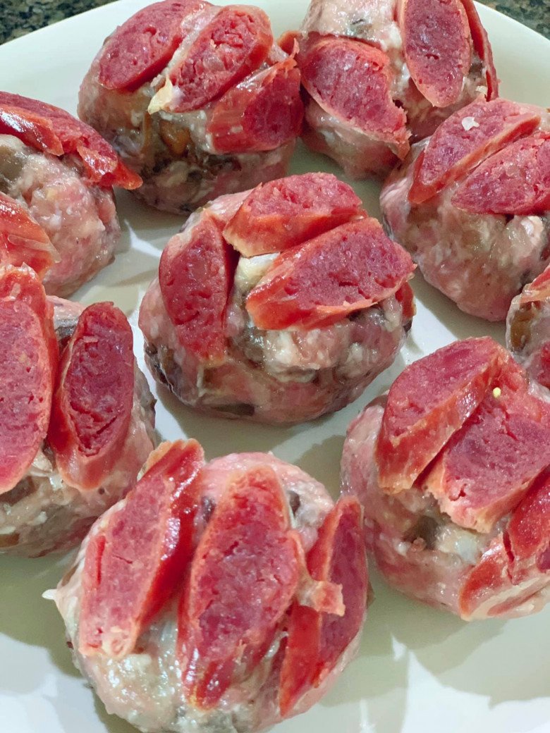 MC Huyền Ny làm bánh nhưng thành thảm họa phải "cho heo ăn", Hiền Thục bình luận thú nhận điều này - 13