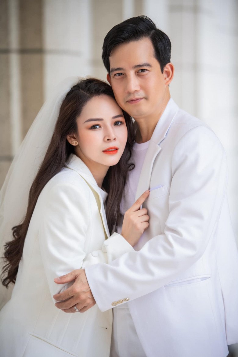 Sếp đẹp Cẩm Khê &#34;Gara Hạnh Phúc&#34;: Đóng cảnh nóng với chồng Á hậu, giấu con trai chuyện mẹ đóng phim - 3