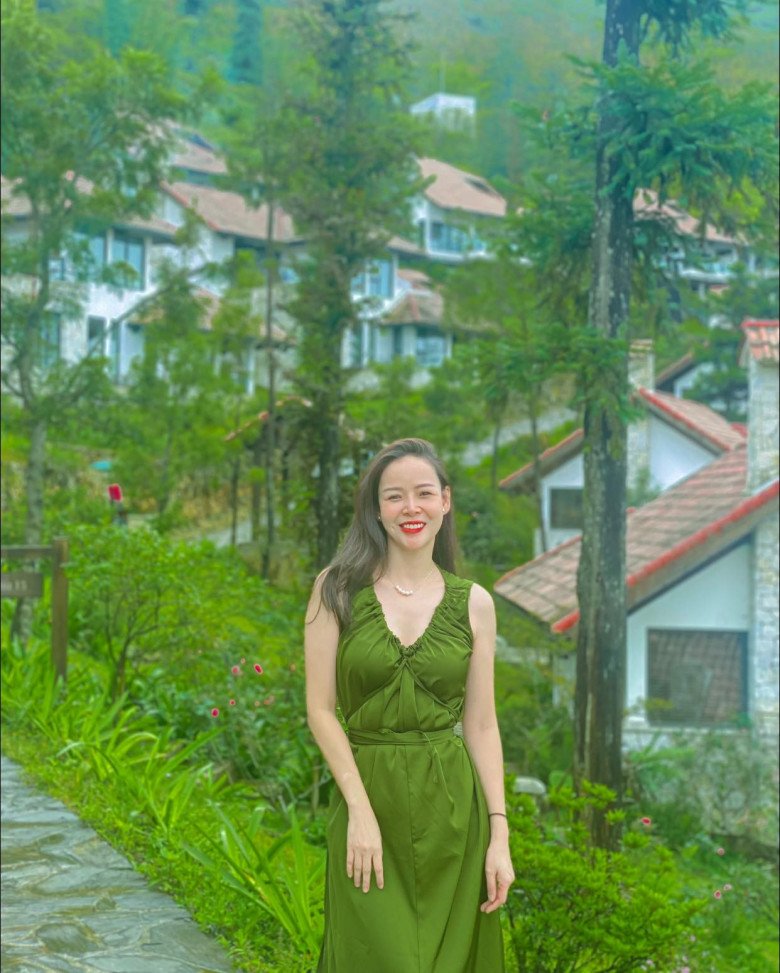 Sếp đẹp Cẩm Khê &#34;Gara Hạnh Phúc&#34;: Đóng cảnh nóng với chồng Á hậu, giấu con trai chuyện mẹ đóng phim - 12