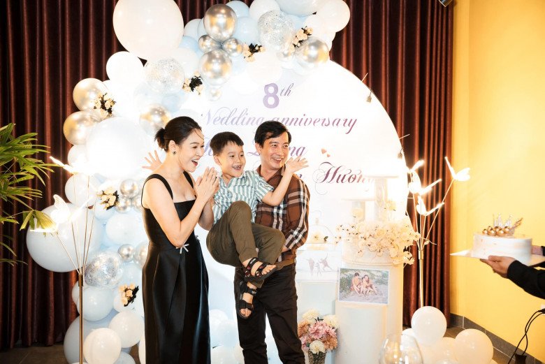 Sếp đẹp Cẩm Khê &#34;Gara Hạnh Phúc&#34;: Đóng cảnh nóng với chồng Á hậu, giấu con trai chuyện mẹ đóng phim - 9