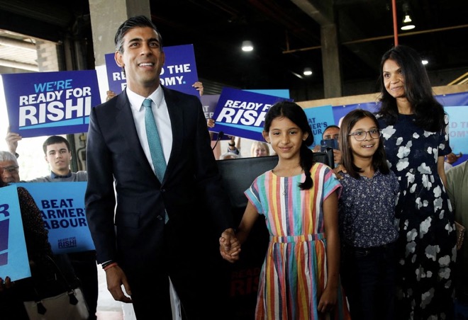 Người vợ giàu có, con gái tỷ phú Ấn Độ của tân Thủ tướng Anh Rishi Sunak - 3