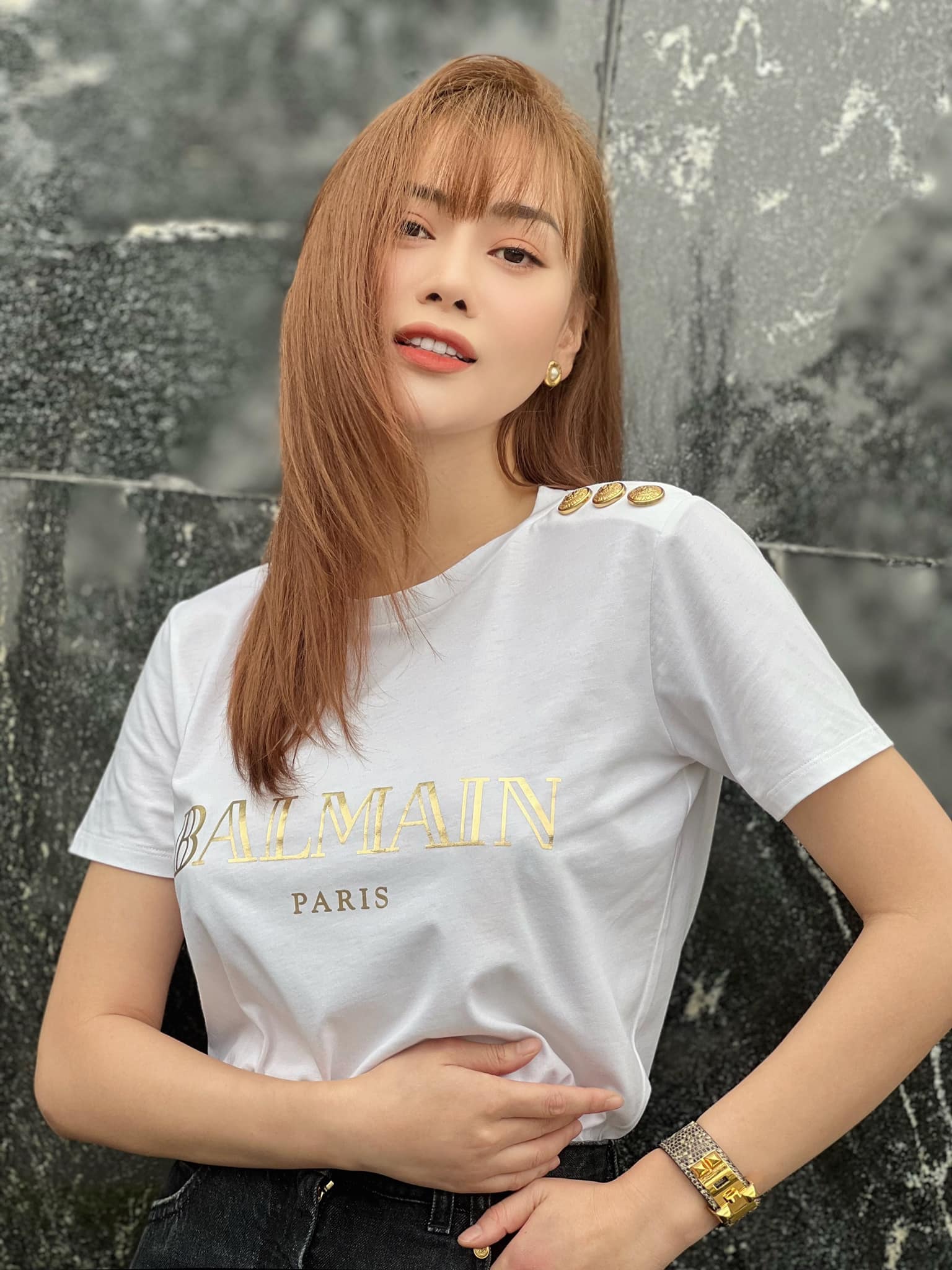 Phương Oanh khoe diện mạo mới gây chú ý - 1