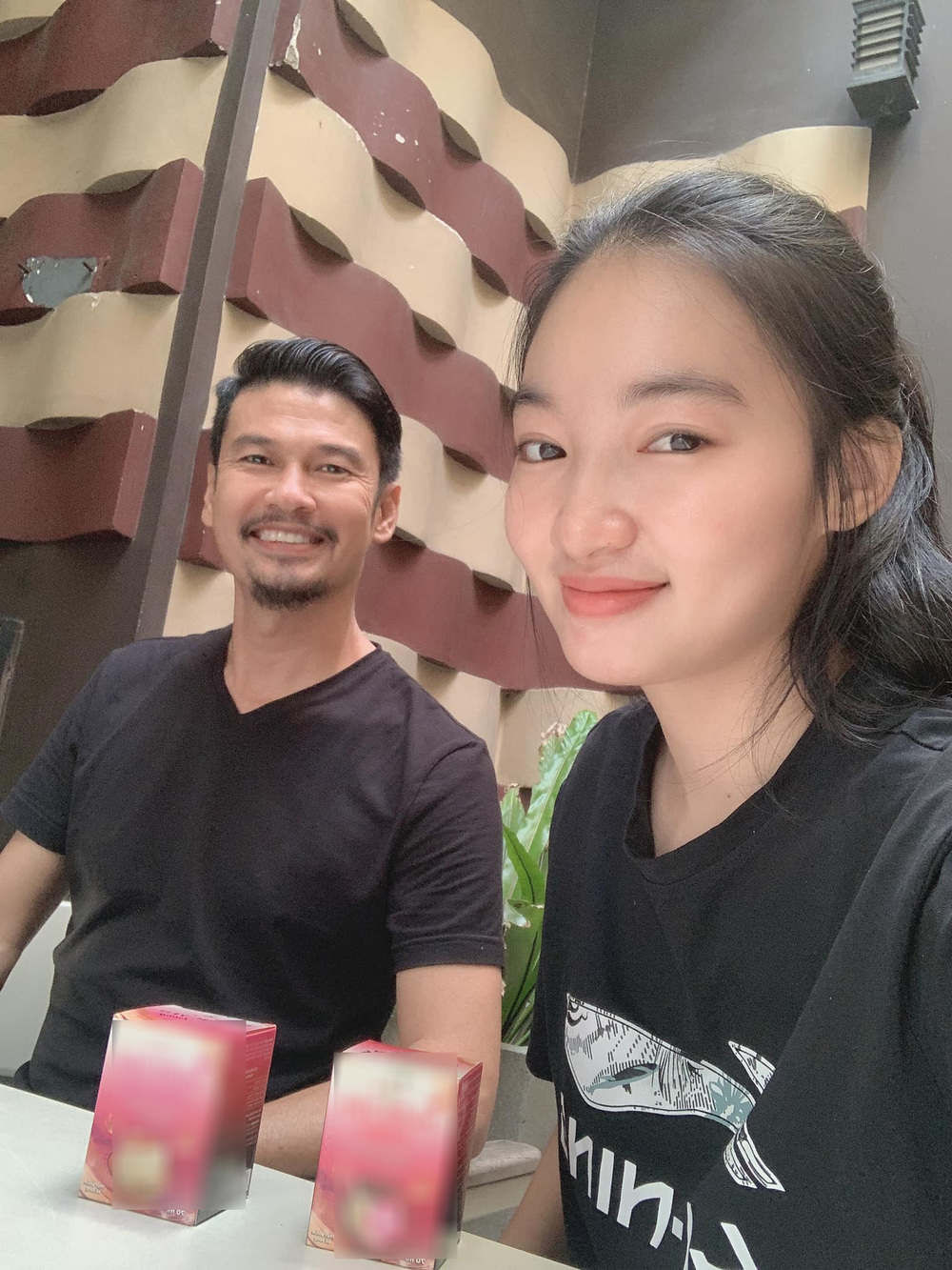 Cô gái miền Tây làm vợ thứ 4 đại gia trăm tỷ, hứa "bao nuôi chồng già" hơn 26 tuổi - 4