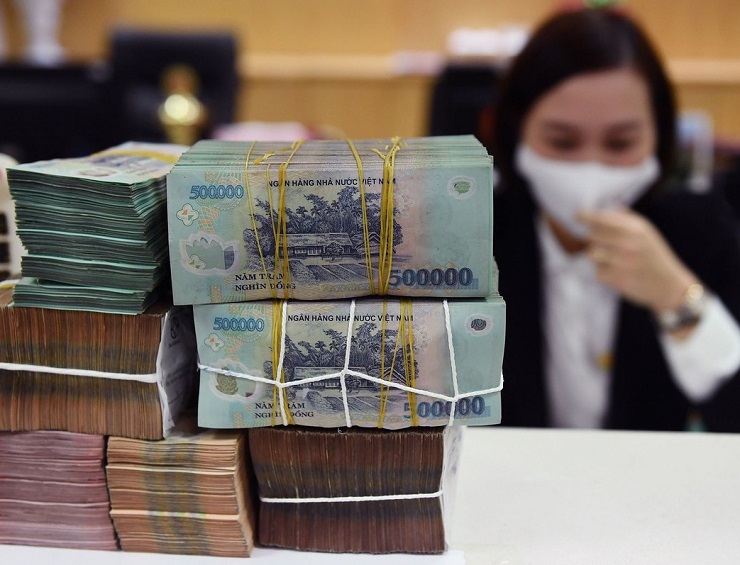 Ngân hàng đồng loạt tăng lãi tiết kiệm, có nhà băng tăng thêm 1,5%/năm - 1