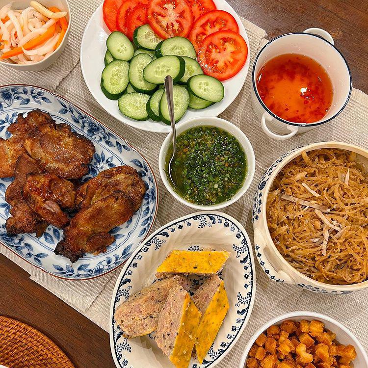 Sống ở biệt thự đắt tiền, ăn ngon nhưng Tăng Thanh Hà chỉ cần cơm canh chân quê như này là đủ - 13