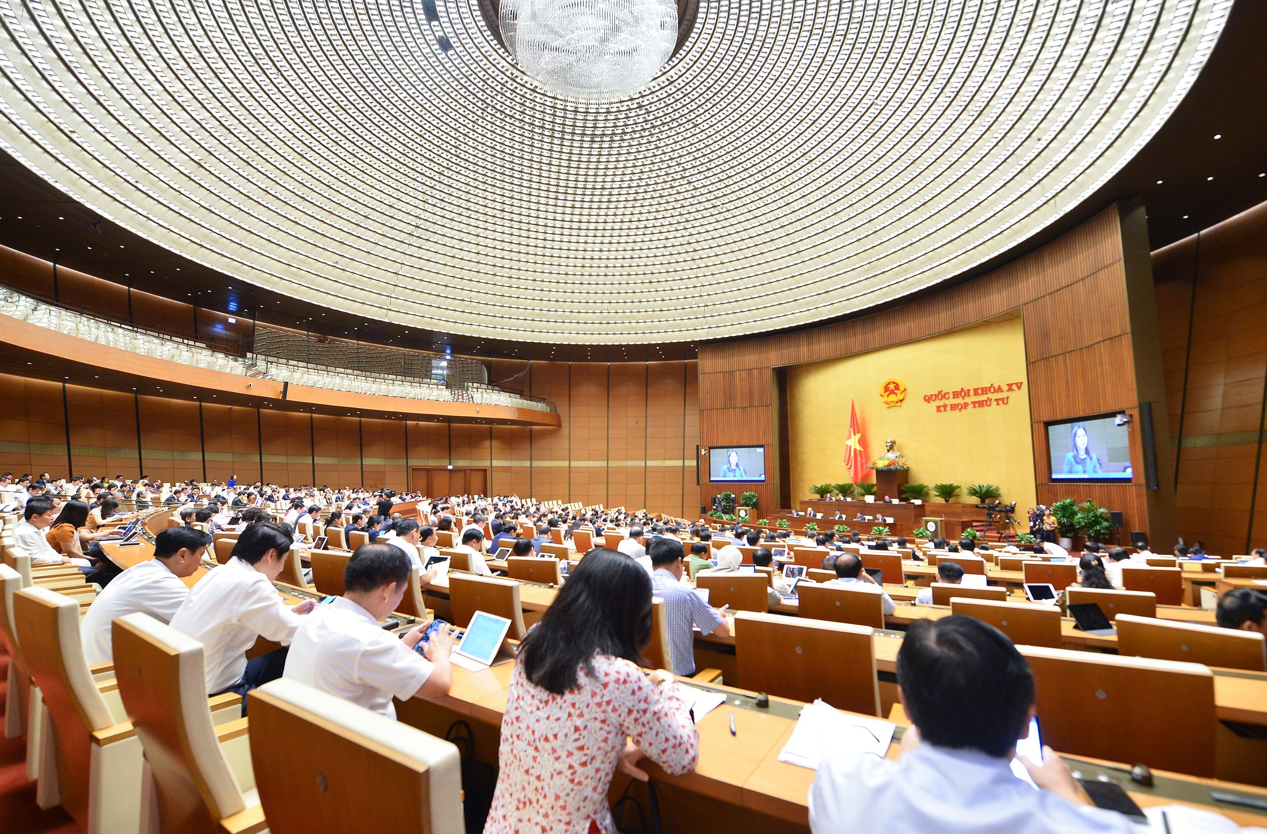 Quốc hội tiếp tục thảo luận kết quả phát triển KT-XH năm 2022, dự kiến kế hoạch phát triển KT-XH năm 2023 - 5