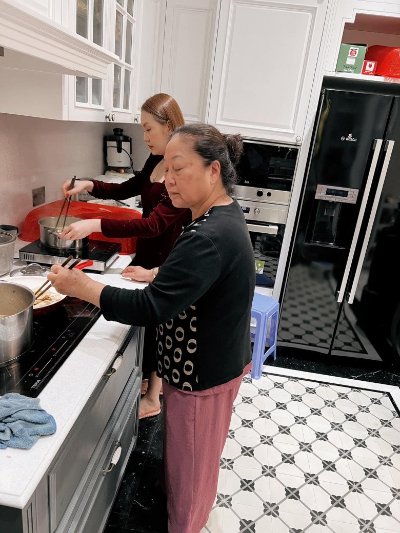 Cảnh Tuấn Hưng và Thanh Lam ngồi tiu nghỉu bên mâm cơm làm chồng bác sĩ của Diva hứa bù đắp - 14