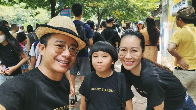 Hoa hậu Dương Thuỳ Linh: Hai mẹ con luôn động viên nhau học hành, thậm chí con còn chấn chỉnh thái độ học của mẹ - 9