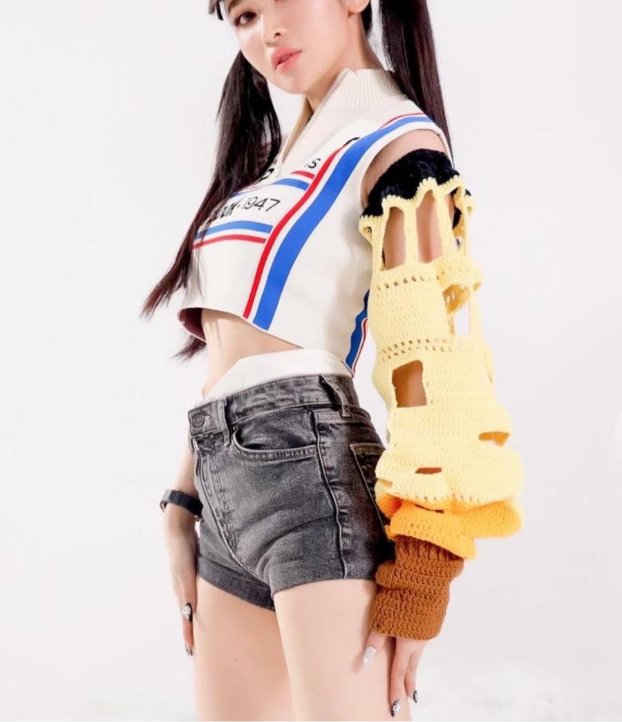 Vợ đại gia Minh Nhựa ghi điểm với short nhờ một chi tiết đắt giá - 4